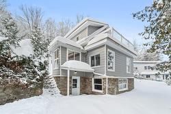 579 Ch. du Lac-Manitou S.  Ivry-Sur-Le-Lac, QC J8C 2Z7