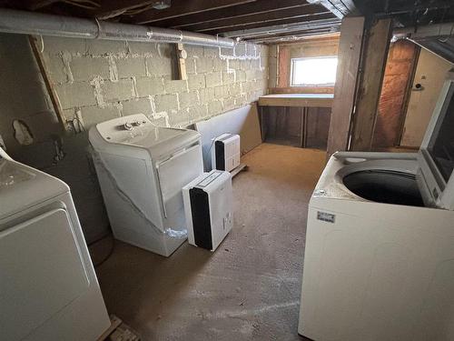 112 Mercury Ave. E, Atikokan, ON - Indoor Photo Showing Laundry Room