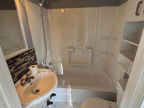 112 Mercury Ave. E, Atikokan, ON - Indoor Photo Showing Bathroom