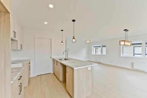 Cuisine - 3809 Rue Émile-Chartier, Sherbrooke (Les Nations), QC - Indoor Photo Showing Kitchen