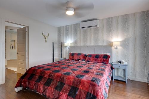 Primary bedroom - 955 Rue Des Cimes, Sainte-Adèle, QC - Indoor Photo Showing Bedroom