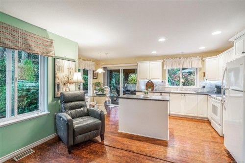 83 Bridgewater Lane, Parksville, BC 