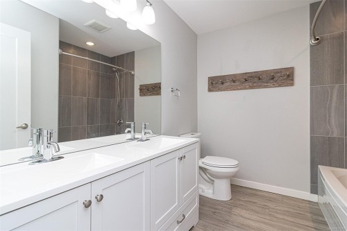 1991 Dean Park Rd, North Saanich, BC 