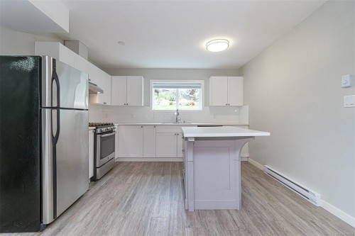 1991 Dean Park Rd, North Saanich, BC 