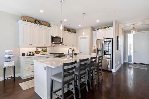 11582 Middleton Road, Lake Country, BC - Indoor Photo Showing Kitchen With Stainless Steel Kitchen With Upgraded Kitchen
