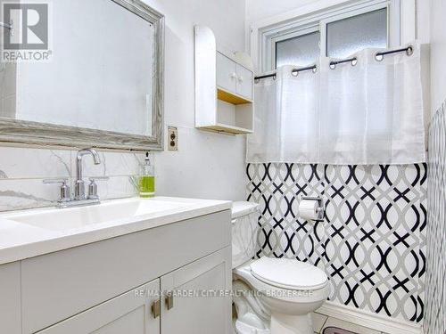 3664 Arlington Avenue, Niagara Falls (Stamford), ON - Indoor Photo Showing Bathroom