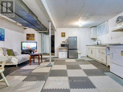 3664 Arlington Avenue, Niagara Falls (Stamford), ON - Indoor Photo Showing Kitchen