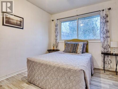 3664 Arlington Avenue, Niagara Falls (Stamford), ON - Indoor Photo Showing Bedroom