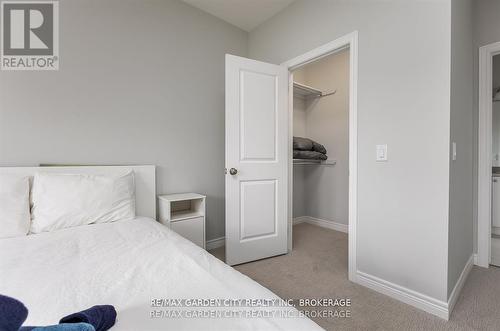 34 Bounty Avenue W, Thorold (Rolling Meadows), ON - Indoor Photo Showing Bedroom