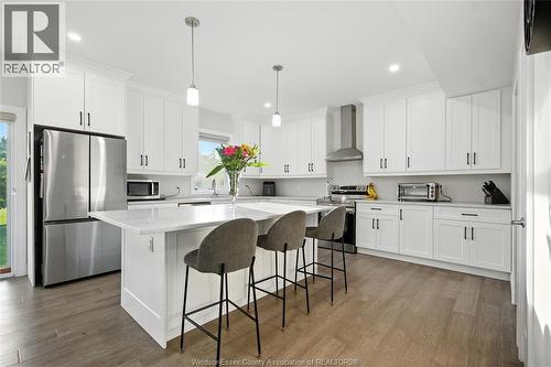 27 Kingsbridge Drive, Amherstburg, ON - Indoor Photo Showing Kitchen With Stainless Steel Kitchen With Upgraded Kitchen