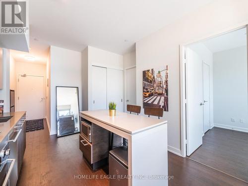 02 - 1030 King Street W, Toronto, ON - Indoor Photo Showing Kitchen