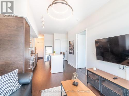 02 - 1030 King Street W, Toronto, ON - Indoor Photo Showing Living Room