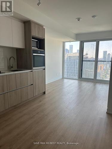 3707 - 319 Jarvis Street, Toronto, ON - Indoor Photo Showing Kitchen