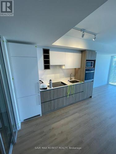 3707 - 319 Jarvis Street, Toronto, ON - Indoor Photo Showing Kitchen