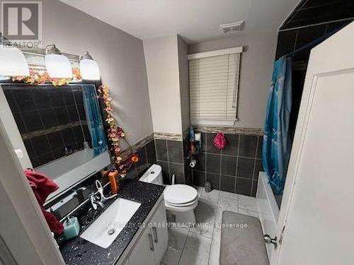 5 - 32 Beech Street, Brampton, ON - Indoor Photo Showing Bathroom