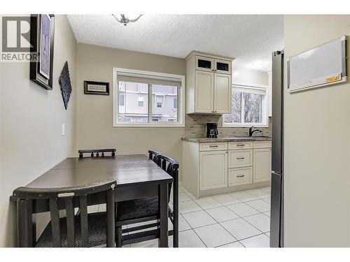 2030 Wilkinson Street, Kelowna, BC - Indoor Photo Showing Dining Room