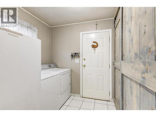 2030 Wilkinson Street, Kelowna, BC - Indoor Photo Showing Laundry Room