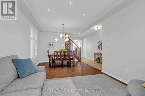 36 Beattie Crescent, Cambridge, ON - Indoor Photo Showing Living Room