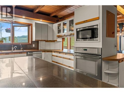 1099 Enderby Mabel Lake Road, Enderby, BC - Indoor Photo Showing Kitchen With Double Sink
