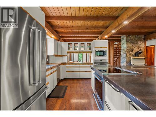 1099 Enderby Mabel Lake Road, Enderby, BC - Indoor Photo Showing Kitchen With Upgraded Kitchen