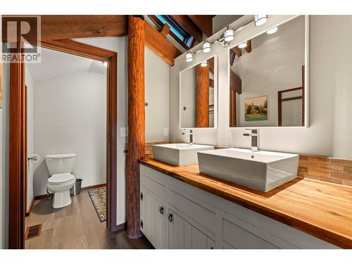 1099 Enderby Mabel Lake Road, Enderby, BC - Indoor Photo Showing Bathroom
