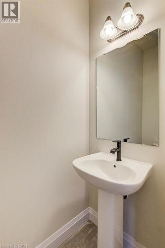 2PC Powder - 243 Applewood Street, Plattsville, ON - Indoor Photo Showing Bathroom