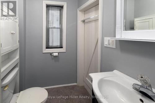 529 Albert Street, Stratford, ON - Indoor Photo Showing Bathroom