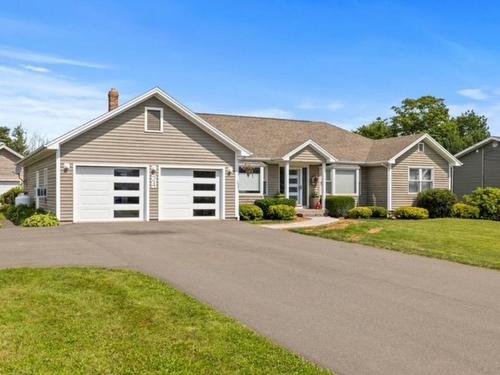 24 Macrae Drive, Cornwall, PE 