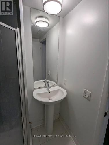 502 - 375 King Street W, Toronto, ON - Indoor Photo Showing Bathroom