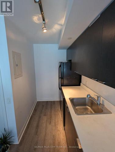 502 - 375 King Street W, Toronto, ON - Indoor Photo Showing Kitchen