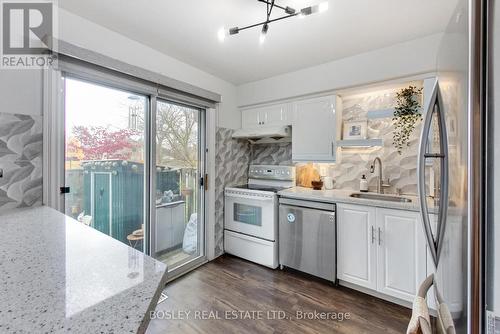 27 - 20 Brimwood Boulevard, Toronto, ON - Indoor Photo Showing Kitchen