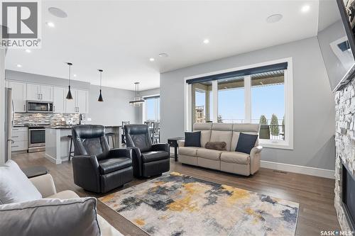 359 Mahabir Court, Saskatoon, SK - Indoor Photo Showing Living Room