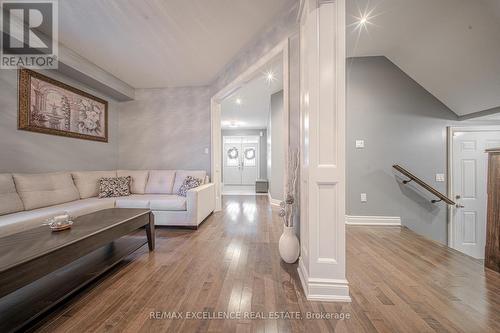 125 Centre Street, Essa, ON - Indoor Photo Showing Living Room