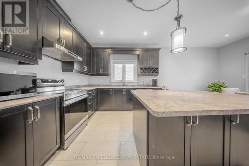 Kitchen - 125 Centre Street, Essa, ON - Indoor Photo Showing Kitchen With Upgraded Kitchen
