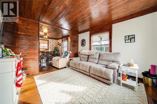 8 Sarah Street, Thamesville, ON - Indoor Photo Showing Living Room