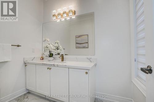 48 Red Giant Street W, Richmond Hill, ON - Indoor Photo Showing Bathroom