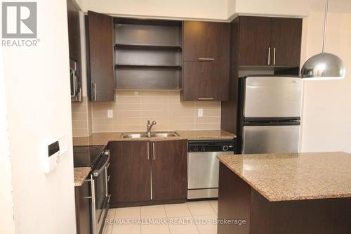 1218 - 60 South Town Centre Boulevard, Markham, ON - Indoor Photo Showing Kitchen With Double Sink