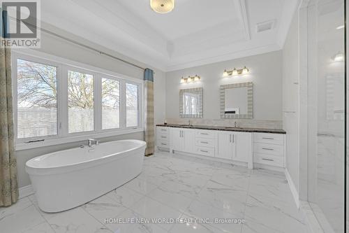 10 Stancroft Drive, Richmond Hill, ON - Indoor Photo Showing Bathroom