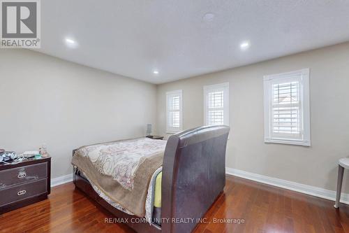 10 Oxfordshire Street, Markham, ON - Indoor Photo Showing Bedroom