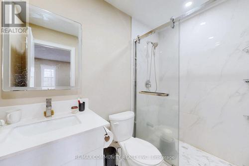 10 Oxfordshire Street, Markham, ON - Indoor Photo Showing Bathroom