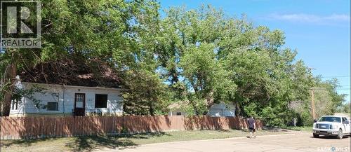 102 1St Avenue E, Coronach, SK - Outdoor