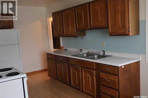 102 1St Avenue E, Coronach, SK - Indoor Photo Showing Kitchen With Double Sink