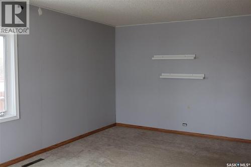 102 1St Avenue E, Coronach, SK - Indoor Photo Showing Other Room