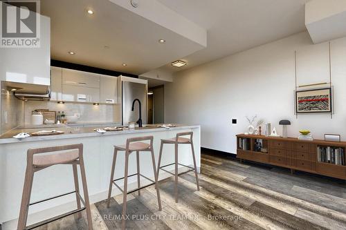 2316 - 88 Park Lawn Road, Toronto, ON - Indoor Photo Showing Kitchen