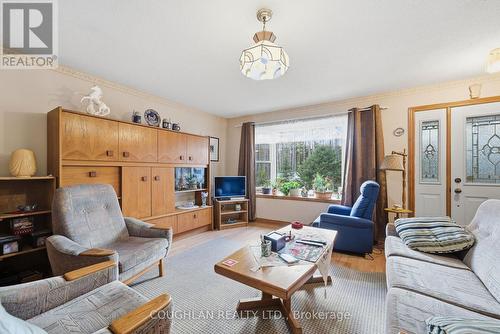 1055 Irondale Road, Minden Hills (Snowdon), ON - Indoor Photo Showing Living Room