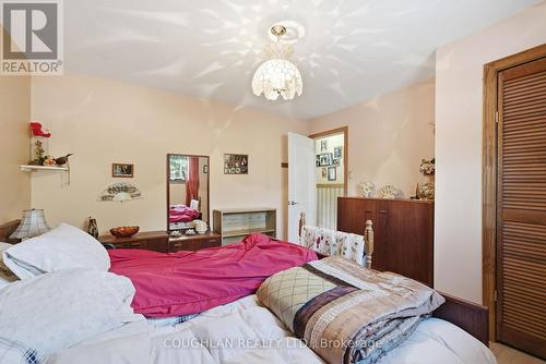1055 Irondale Road, Minden Hills (Snowdon), ON - Indoor Photo Showing Bedroom