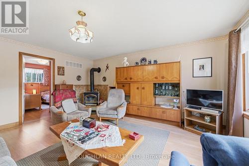 1055 Irondale Road, Minden Hills (Snowdon), ON - Indoor Photo Showing Living Room