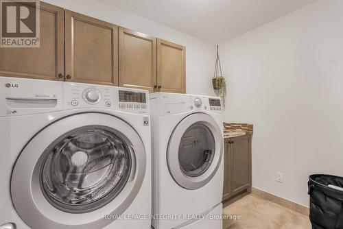125 Chaperal Private, Ottawa, ON - Indoor Photo Showing Laundry Room