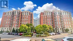 PH01 - 75 KING WILLIAM CRESCENT  Richmond Hill, ON L4B 0C1