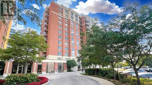 Ph01 - 75 King William Crescent, Richmond Hill, ON - Outdoor With Facade